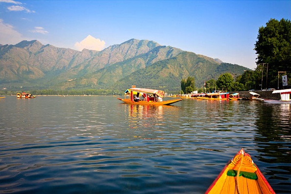 Dal Lake — jewel of Srinagar